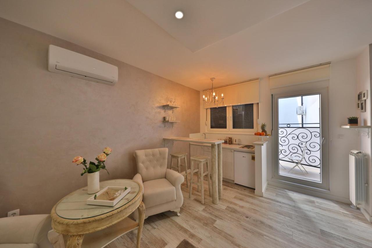 Joli Apartment Belgrad Exterior foto